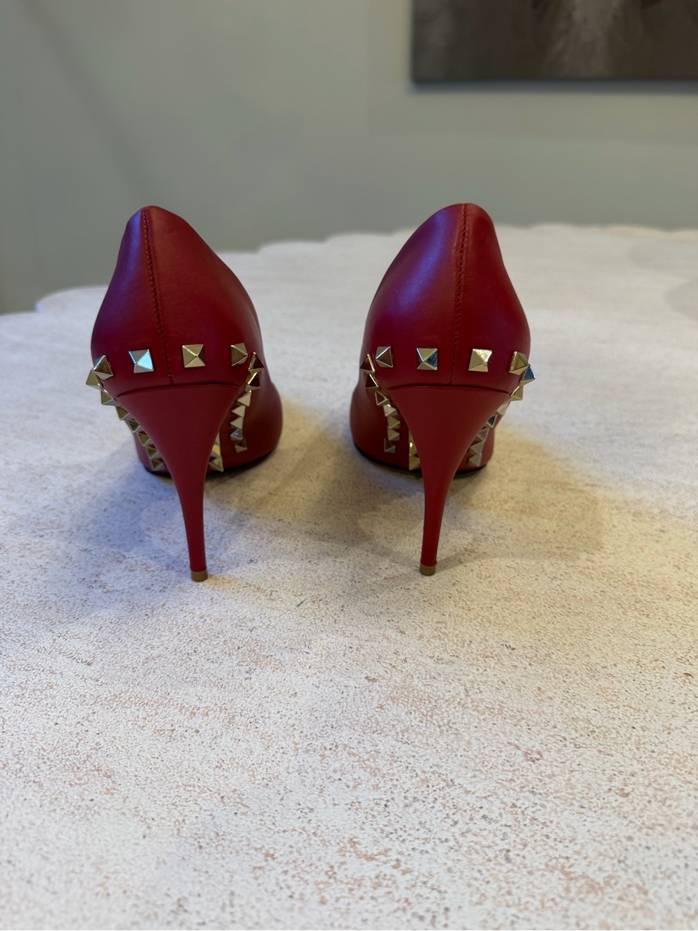 Valentino Women’s Rock Stud Red Pointed-Toe Leather Pumps, Size 38 - Picture 3 of 5